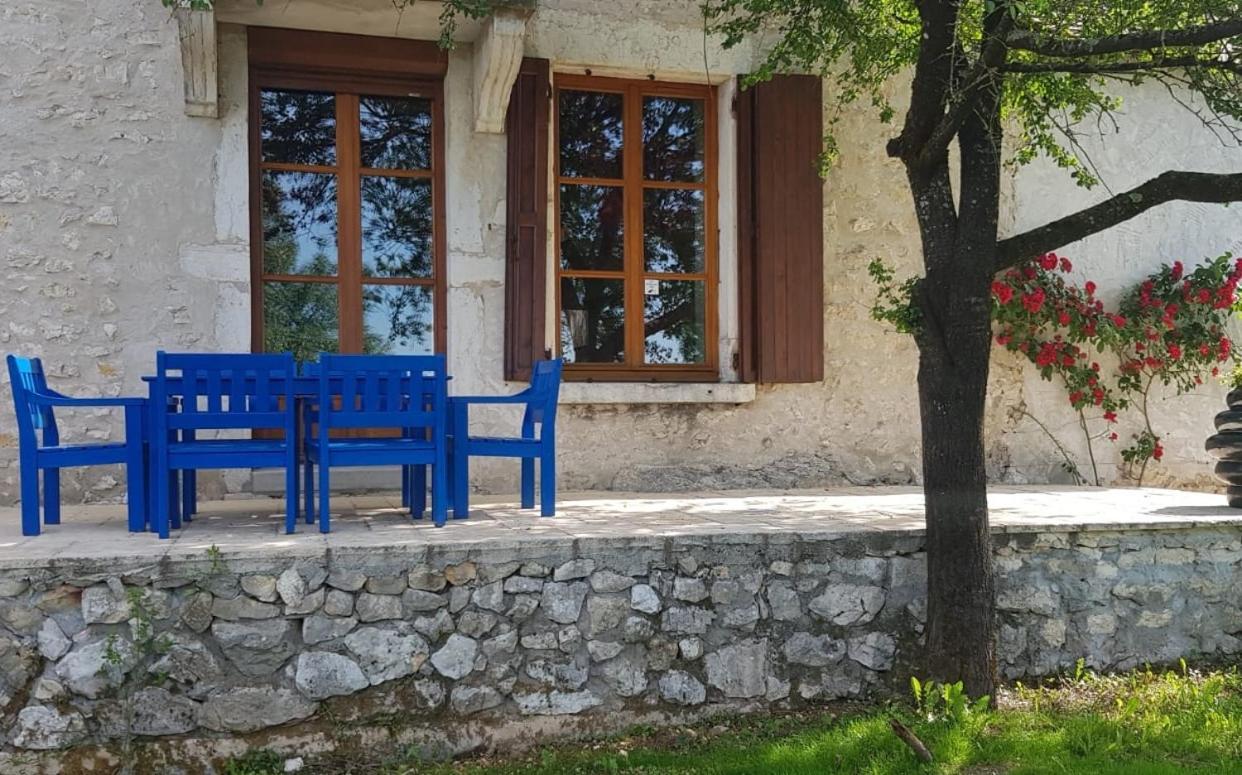 Le Domaine De Tizo Ξενοδοχείο Saint-Victor-de-Morestel Εξωτερικό φωτογραφία